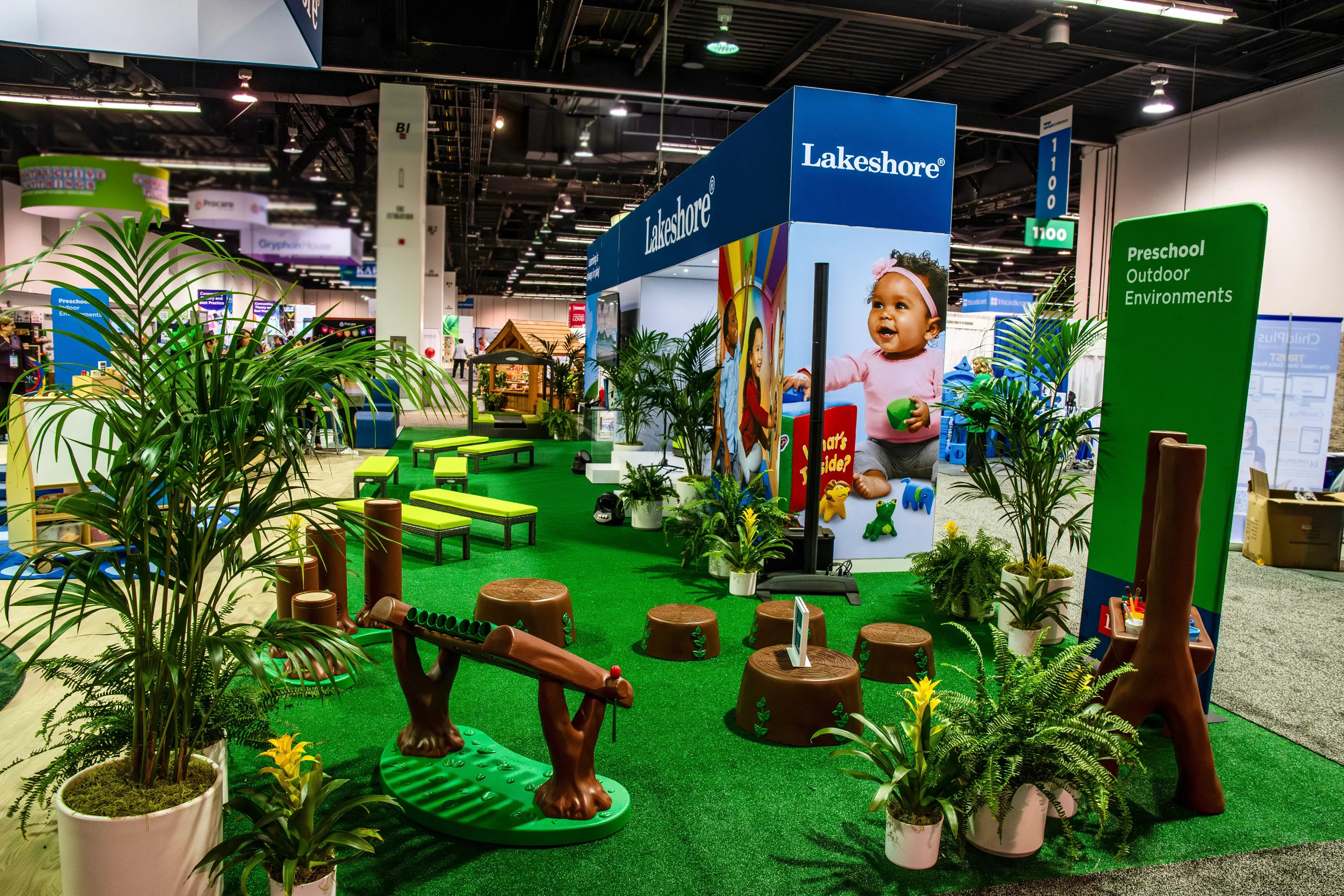 SR-custom-trade-show-exhibit-lakeshore-learning-2