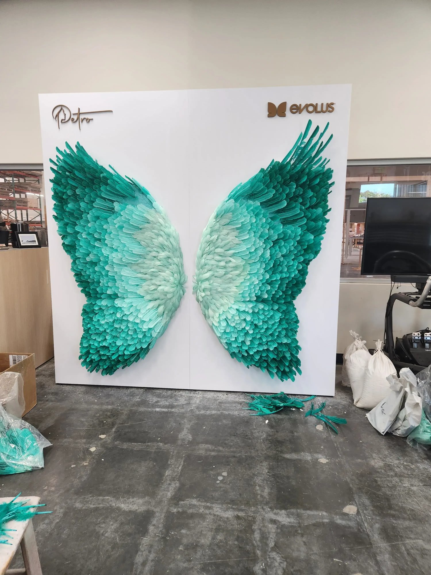 SR-evolus-trade-show-booth-wing-photo-op-2