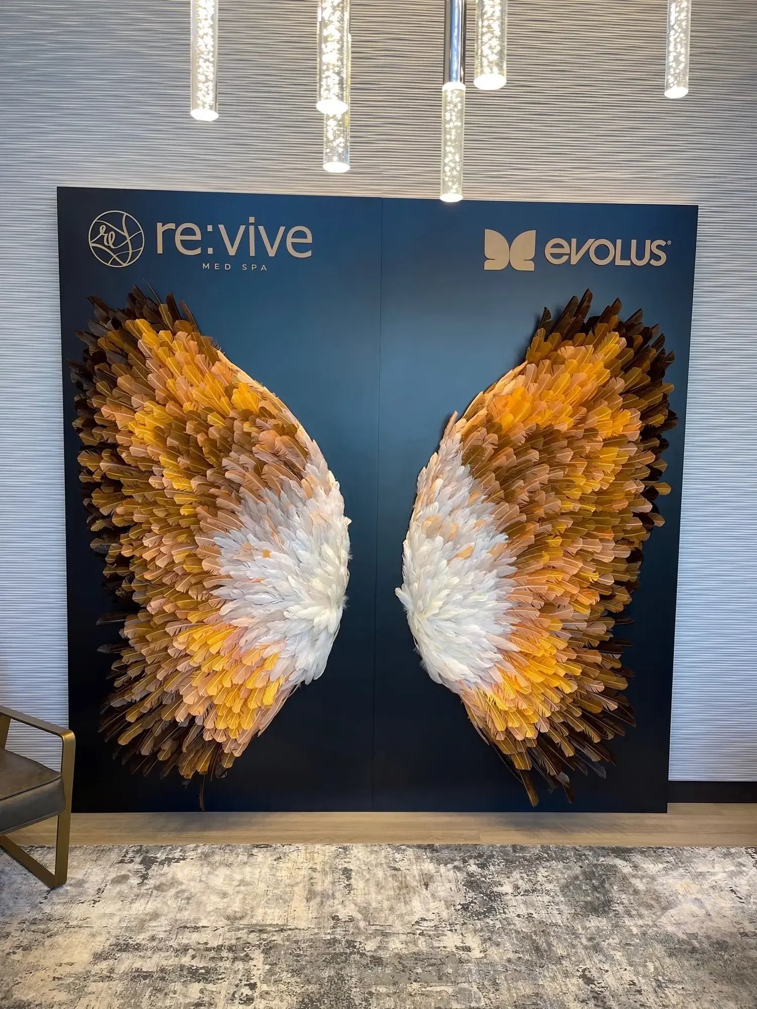 SR-evolus-trade-show-booth-wing-photo-op-4