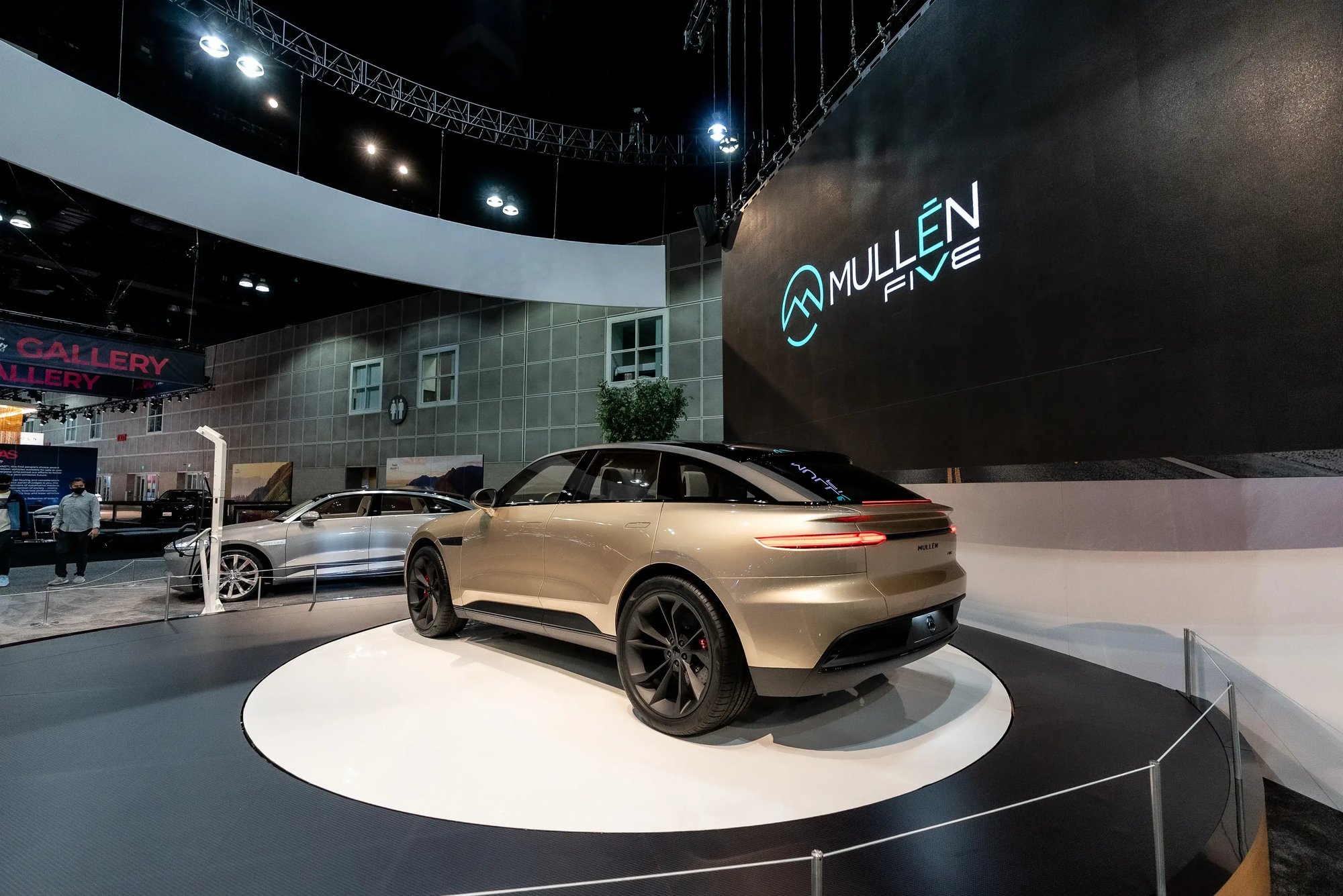 SR-mullen-electric-la-auto-show-trade-show-booth_11