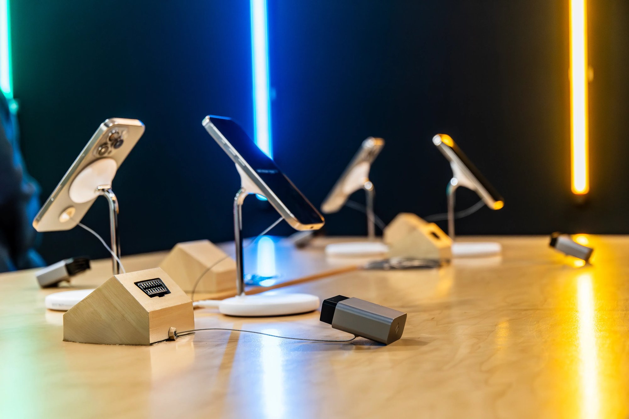 Sparq-LA Autoshow-tables-4