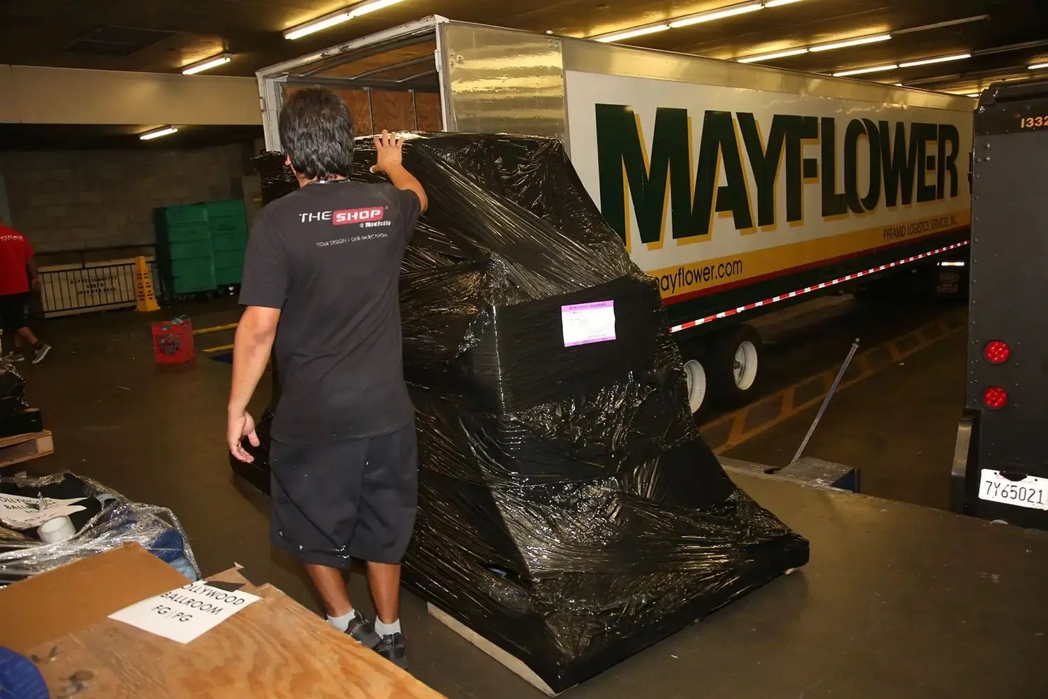 Oculus-SRbranded-dock-truck