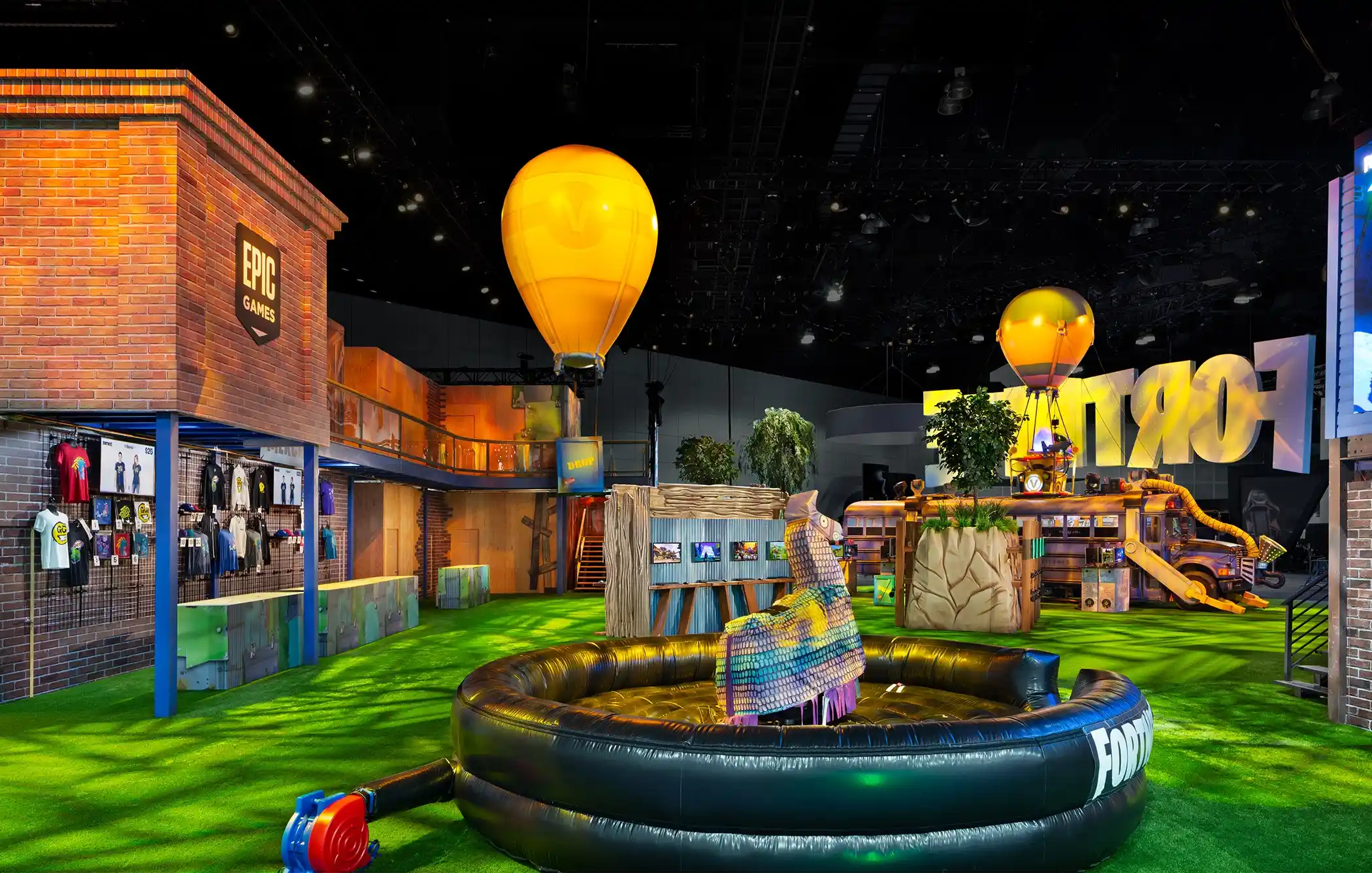 SR-scenic-fabrication-trade-show-booth-fortnite