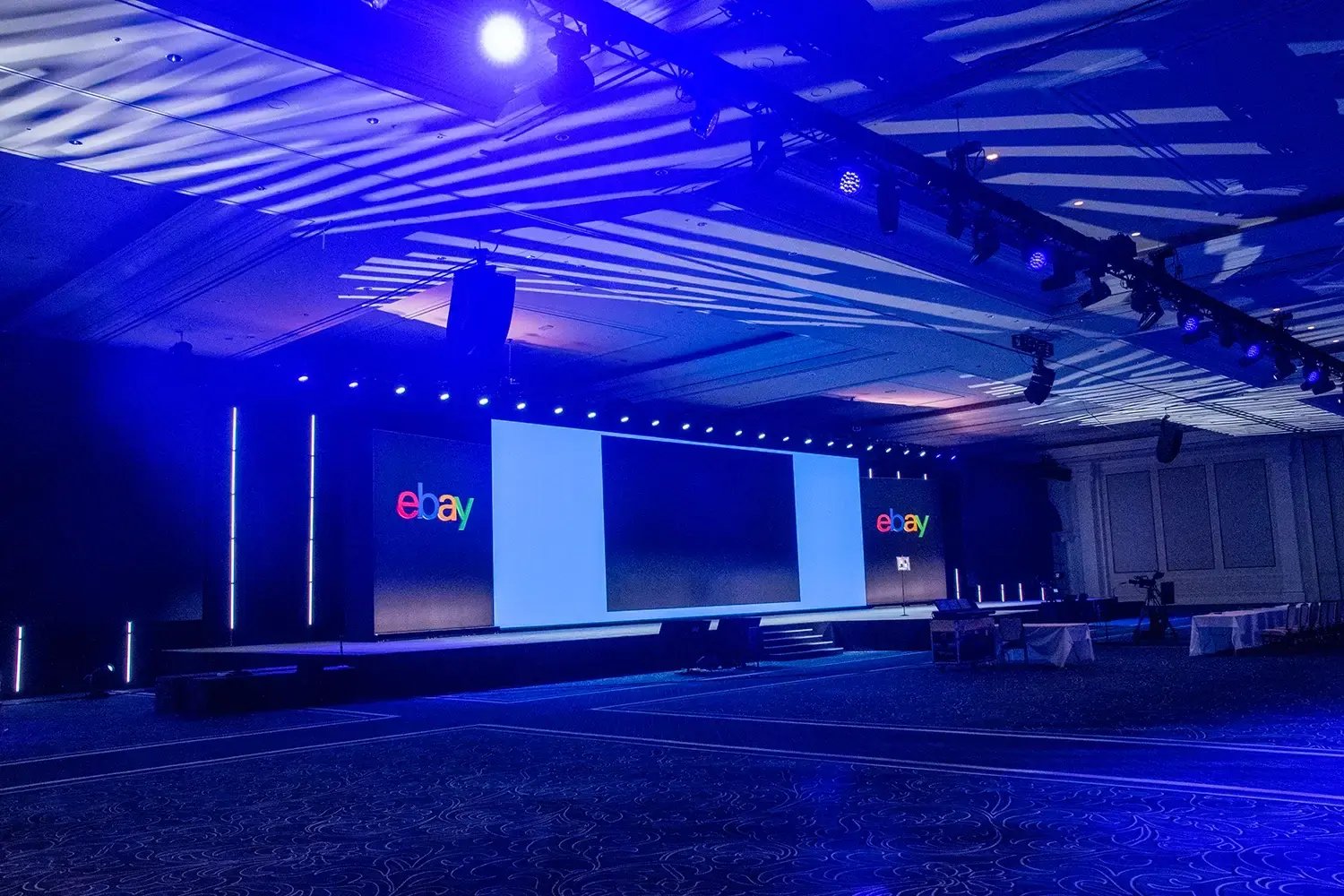 ebay-open25-keynote-stage-empty- 1500px001 (1)