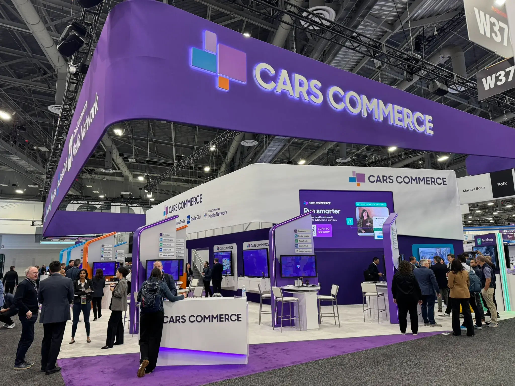Cars-commerce-trade-show-booth-fgpg